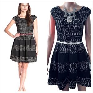 Tiana B. Black Lace Cap Sleeve Pleated Dress Sz 4